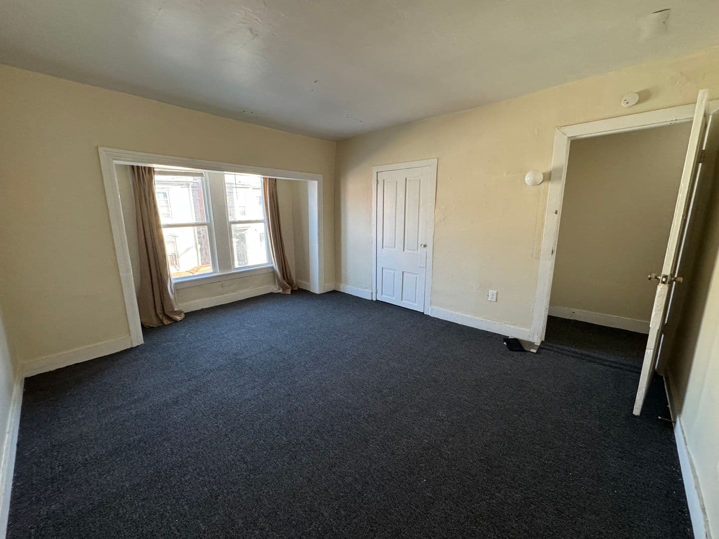lebanon Townhome: 1014 Chestnut St