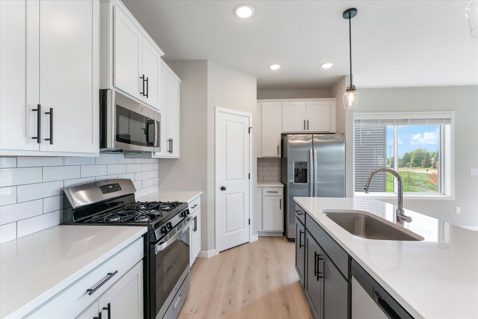 Woodbury Apartment: 10108 Sunbird Cir