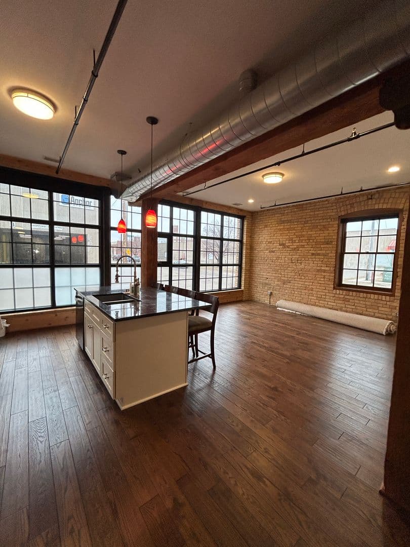 St Paul Apartment: 330 9th Street East