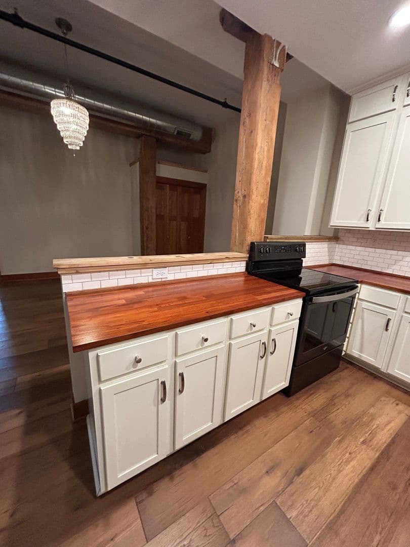 St Paul Apartment: 330 9th Street East