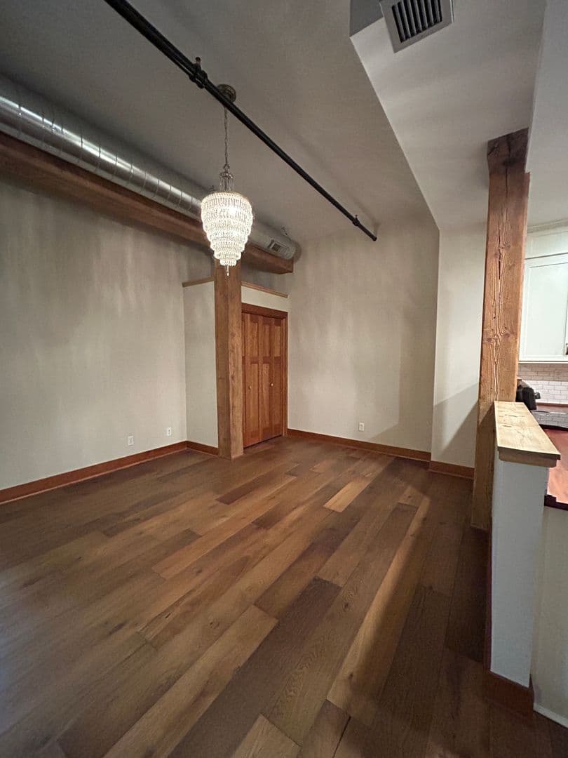St Paul Apartment: 330 9th Street East
