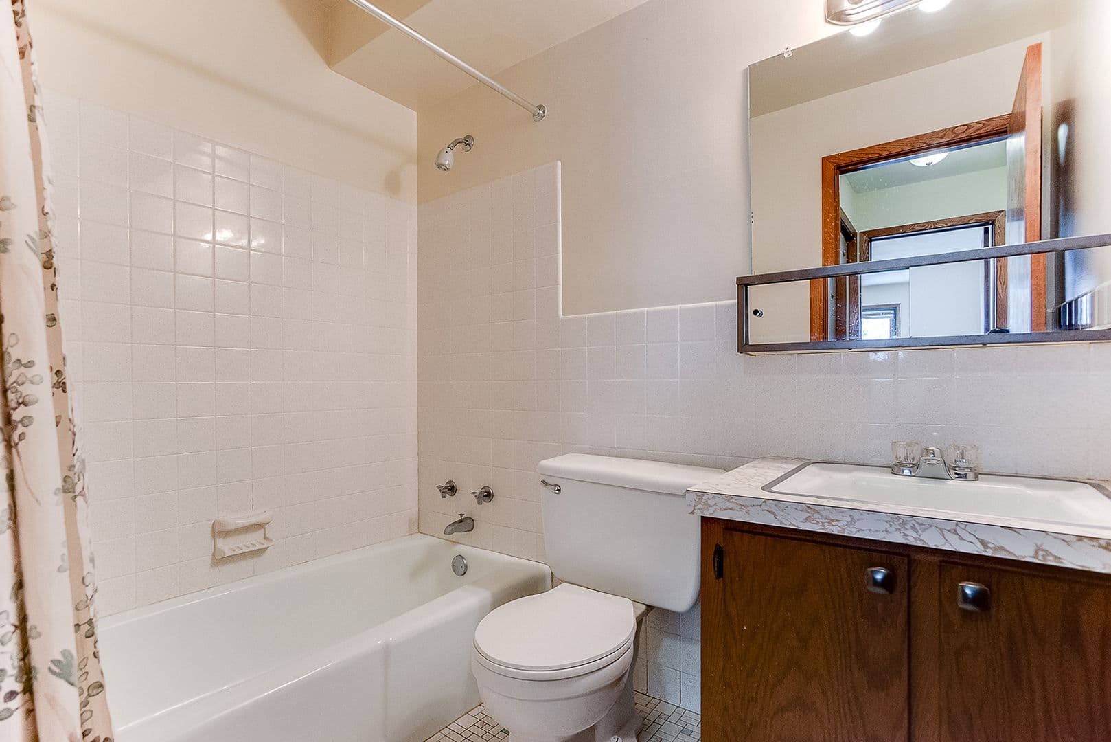 Newport Apartment: 1922 & 1932 10th Avenue