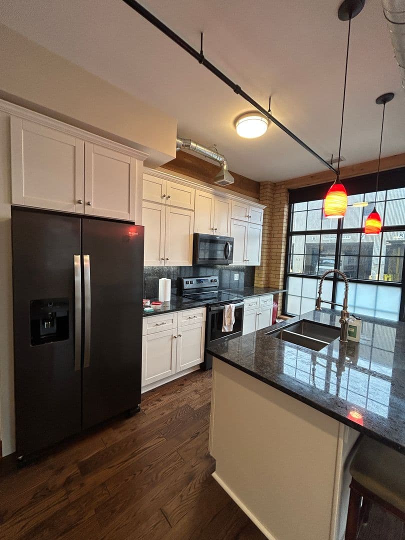 St Paul Apartment: 330 9th Street East