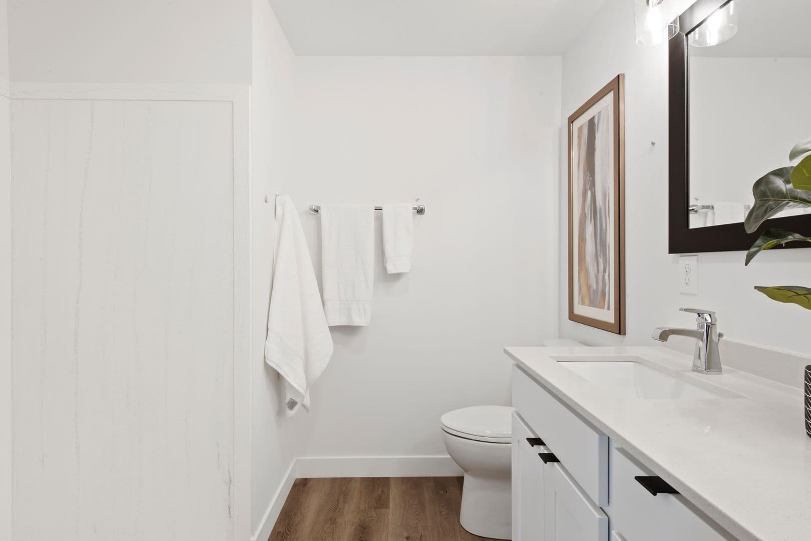 Edina Apartment: 4415 Valley View Road