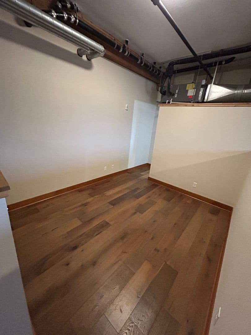 St Paul Apartment: 330 9th Street East