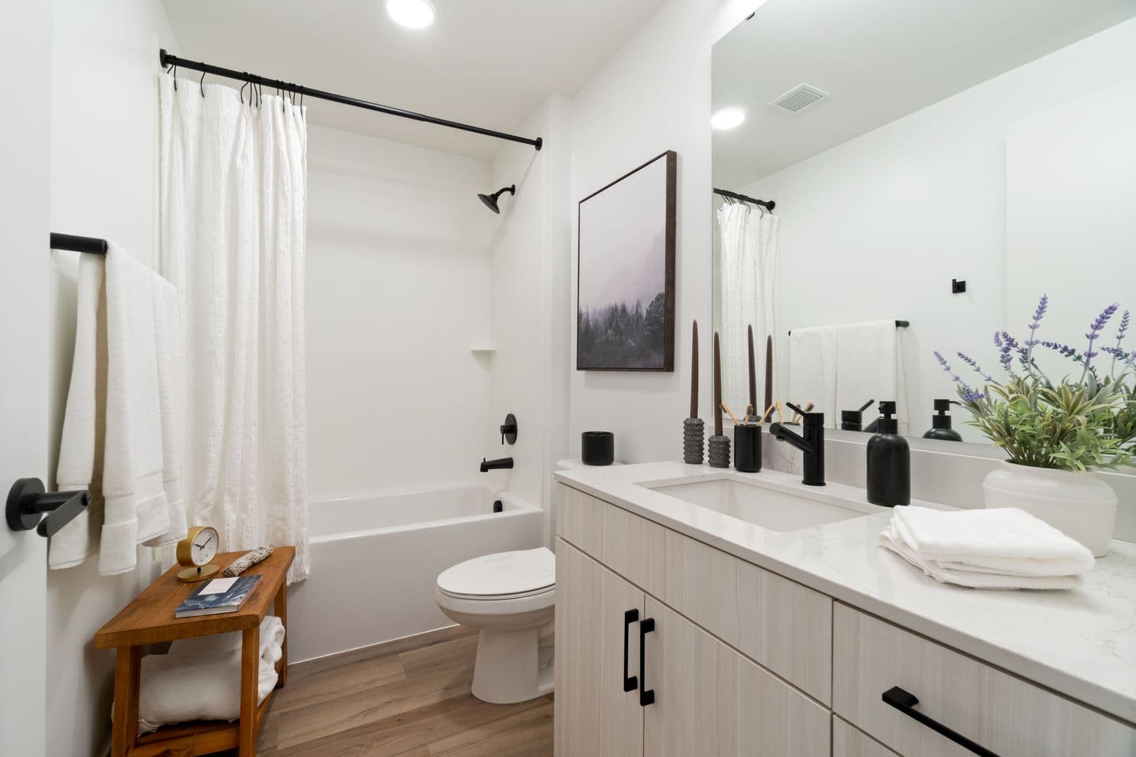 St Anthony Apartment: 3725 Stinson Blvd