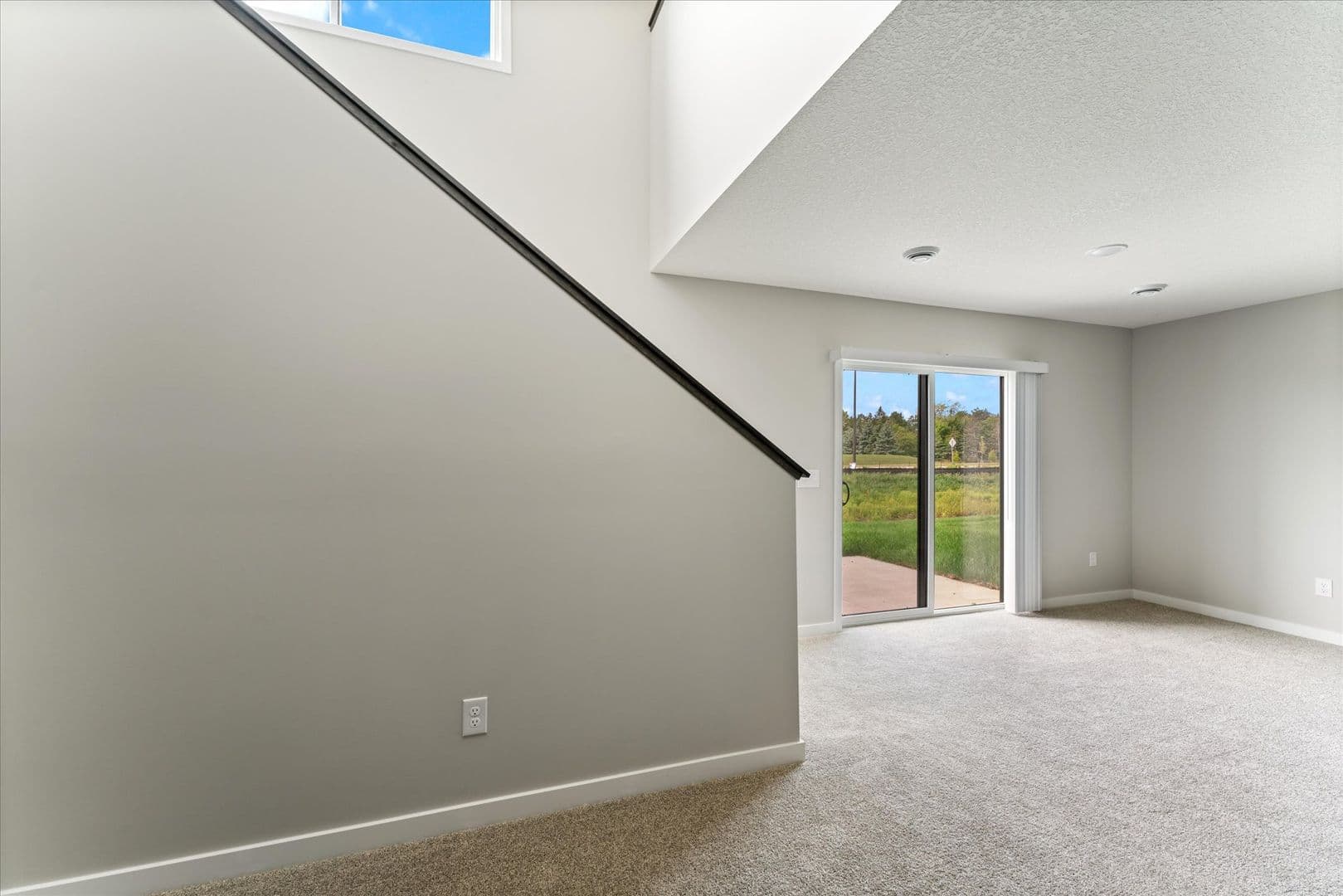 Woodbury Apartment: 10108 Sunbird Cir