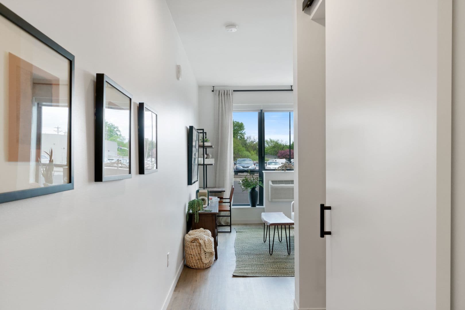St Anthony Apartment: 3725 Stinson Blvd