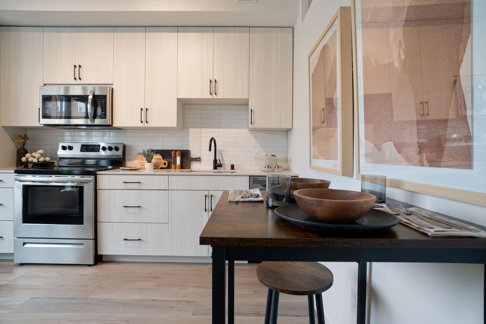 St Anthony Apartment: 3725 Stinson Blvd