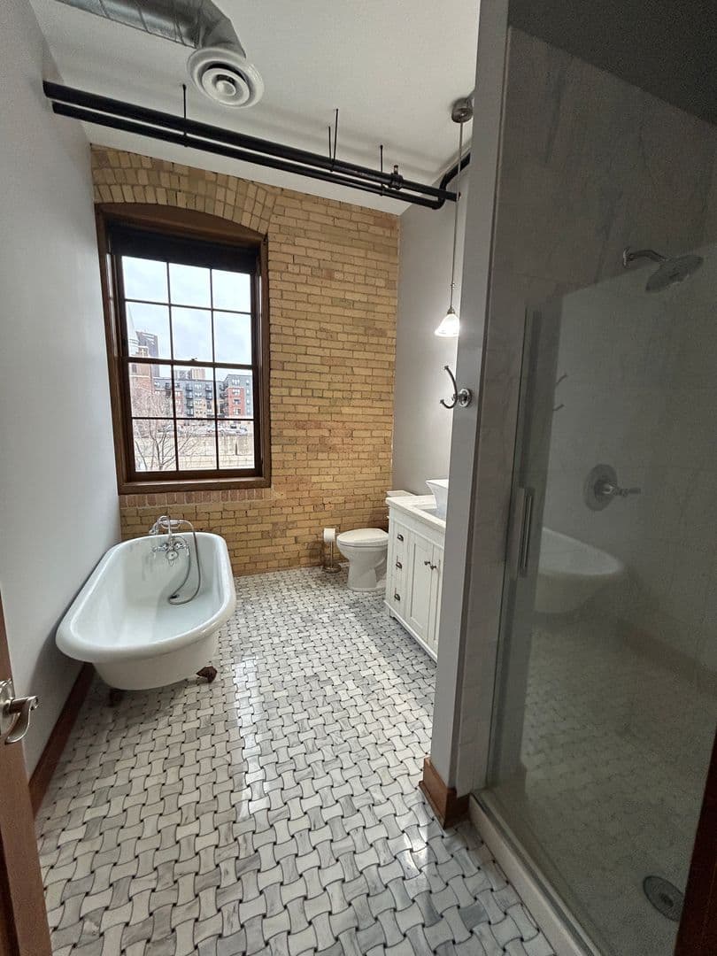 St Paul Apartment: 330 9th Street East