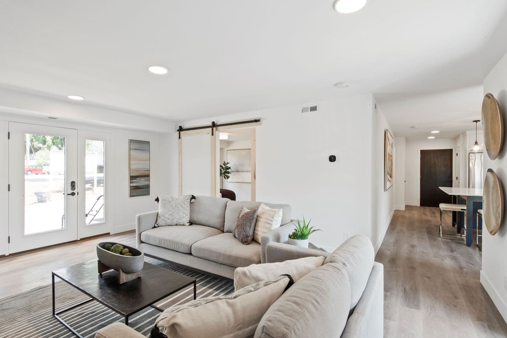 Edina Apartment: 4415 Valley View Road