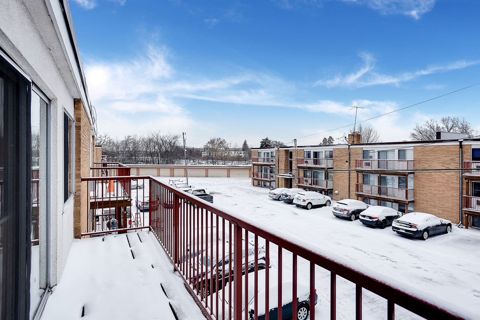 St. Paul Apartment: 2441 Youngman Ave