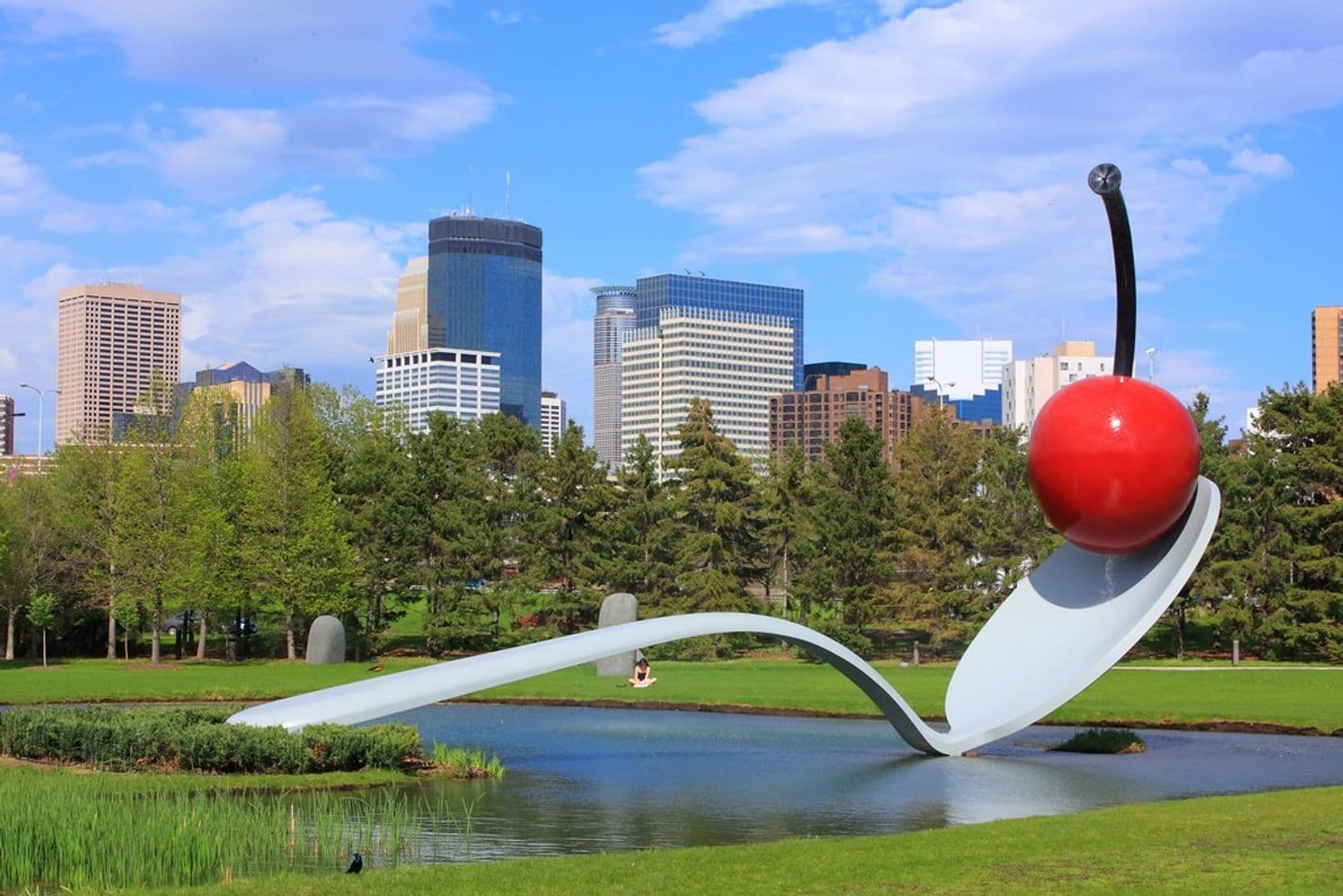 Minneapolis Apartment: 311 Kenwood Parkway
