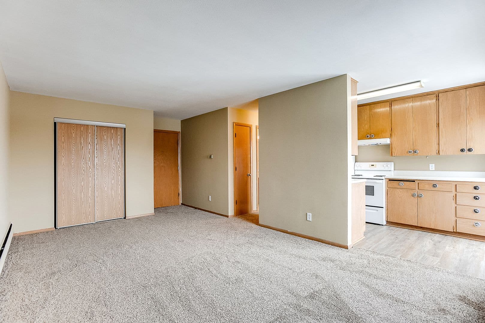 St. Paul Apartment: 2441 Youngman Ave