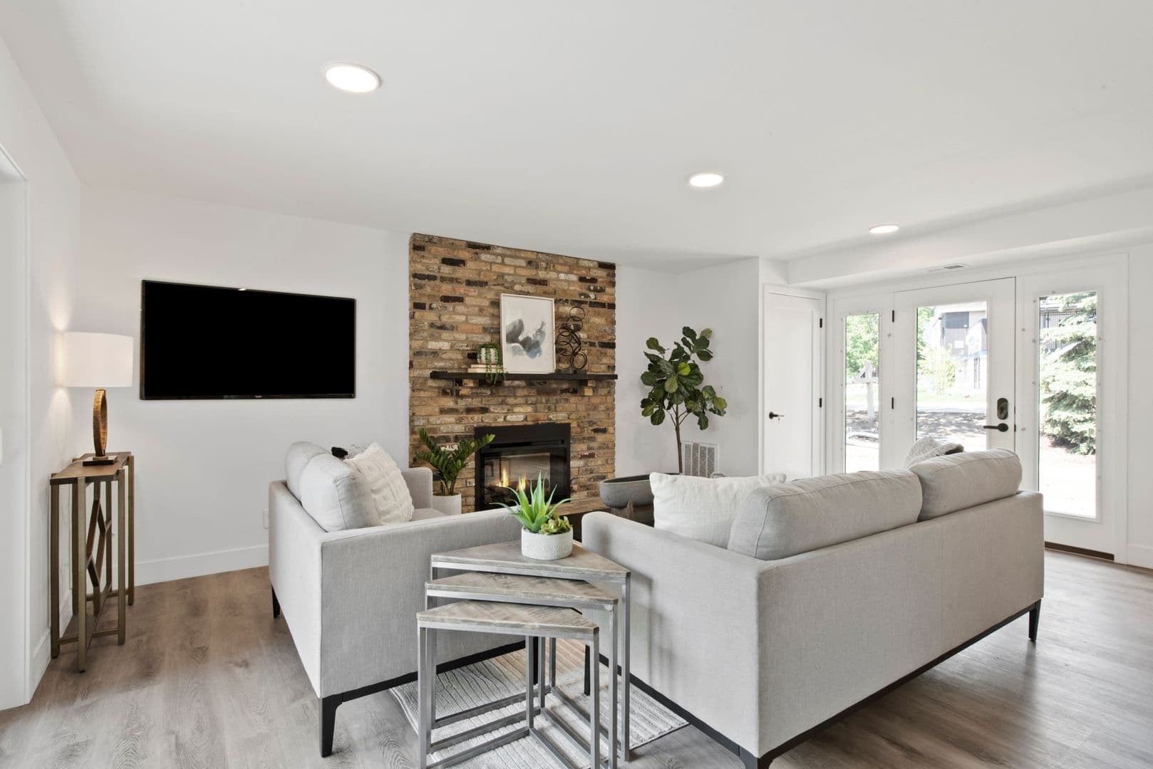 Edina Apartment: 4415 Valley View Road