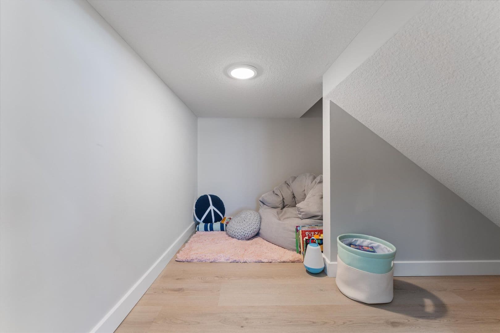 Woodbury Apartment: 10108 Sunbird Cir
