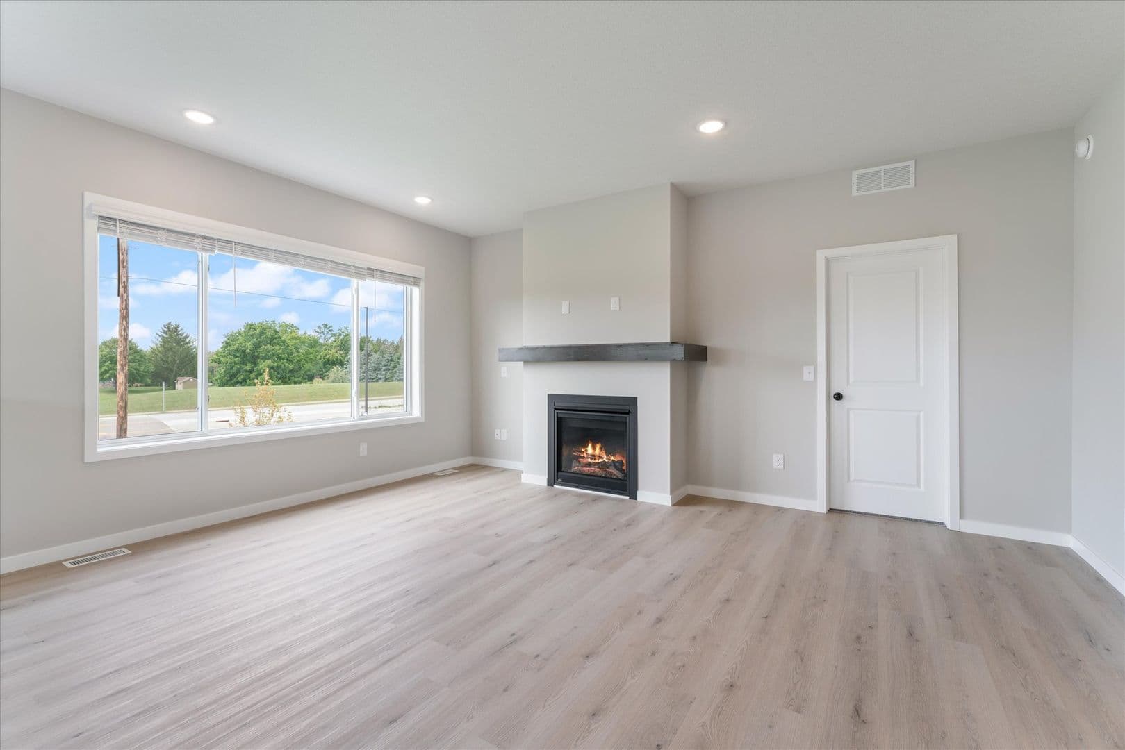 Woodbury Apartment: 10108 Sunbird Cir