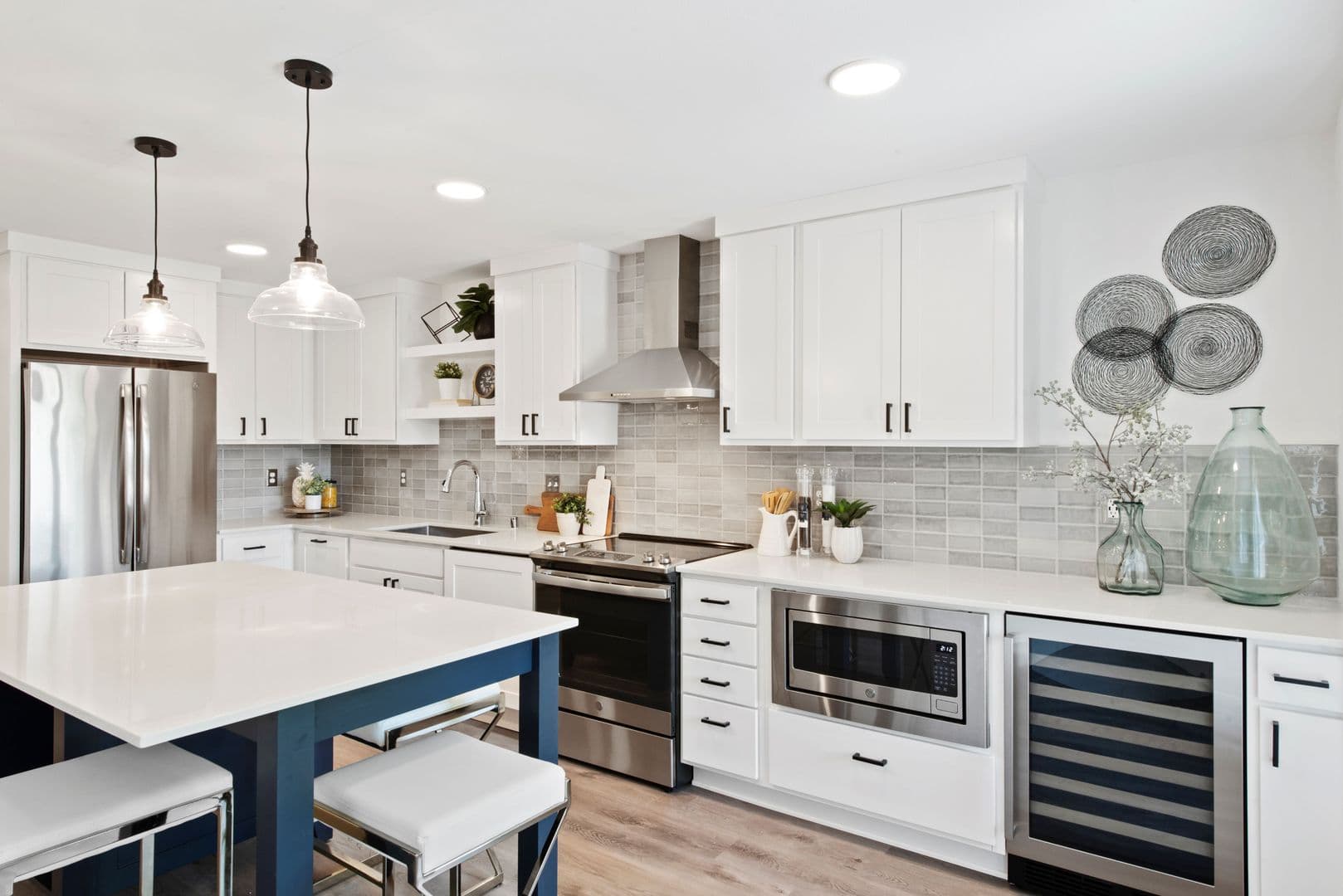 Edina Apartment: 4415 Valley View Road