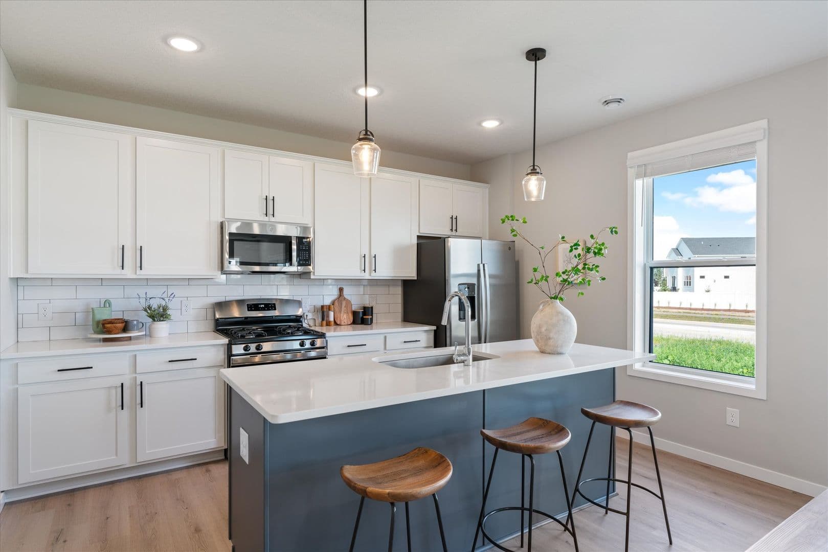 Woodbury Apartment: 10108 Sunbird Cir