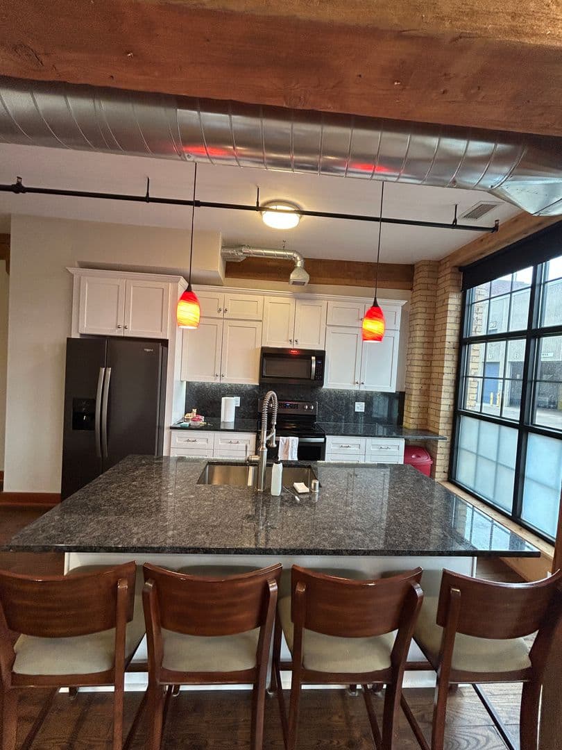 St Paul Apartment: 330 9th Street East