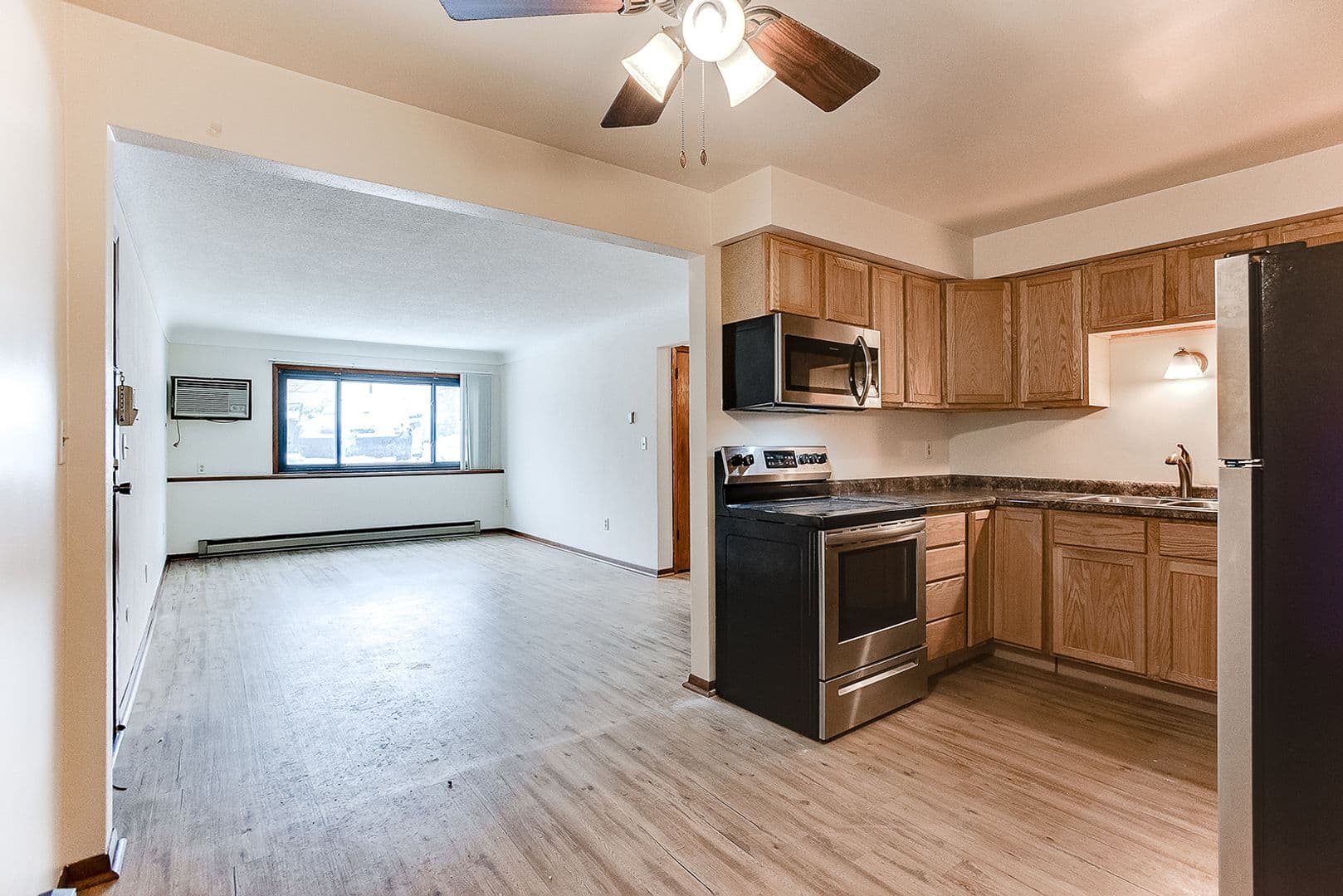Newport Apartment: 1922 & 1932 10th Avenue