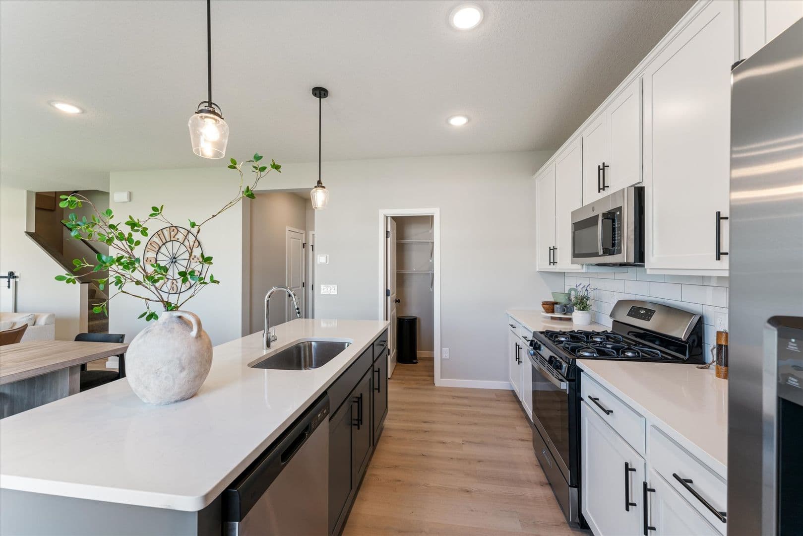 Woodbury Apartment: 10108 Sunbird Cir