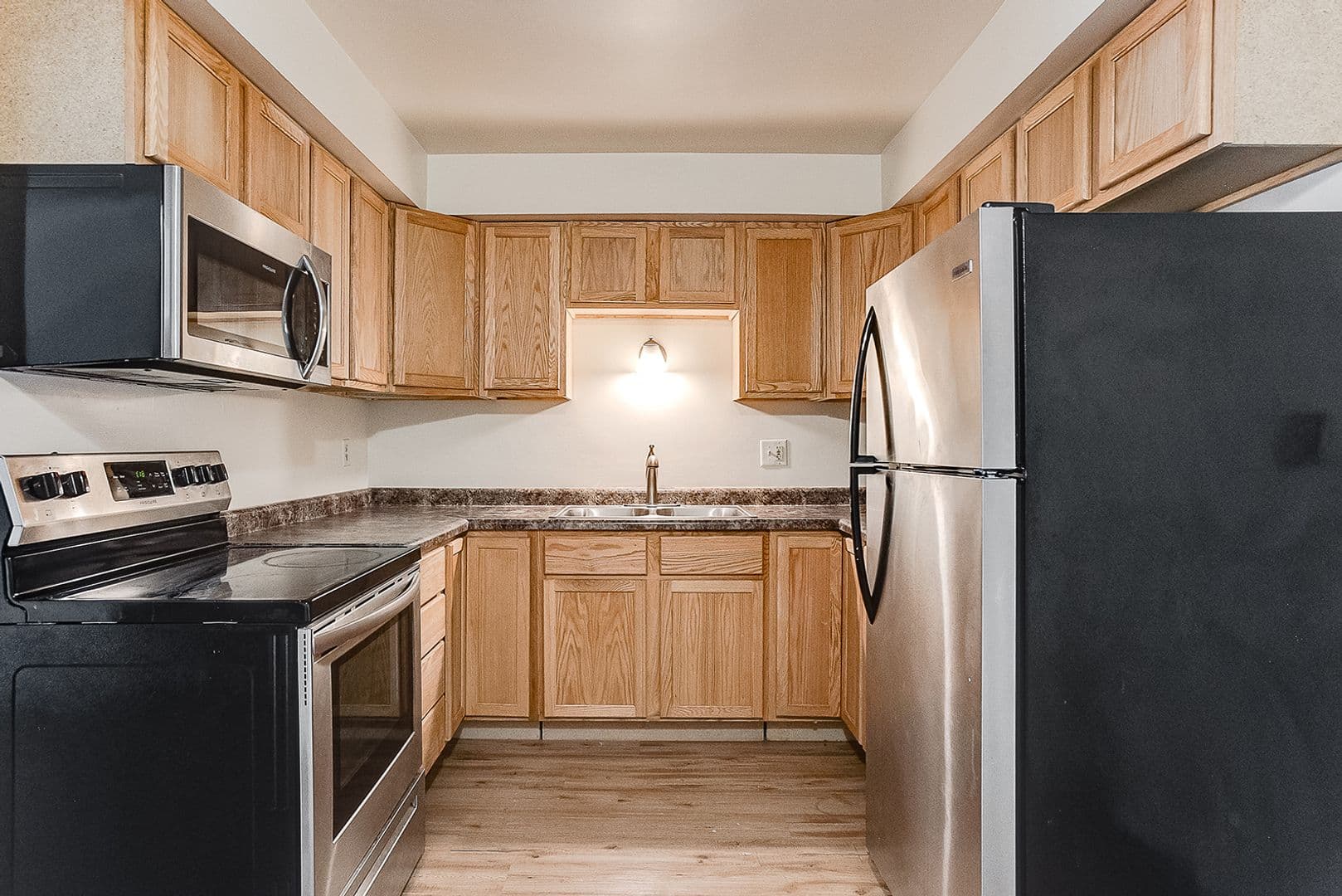 Newport Apartment: 1922 & 1932 10th Avenue