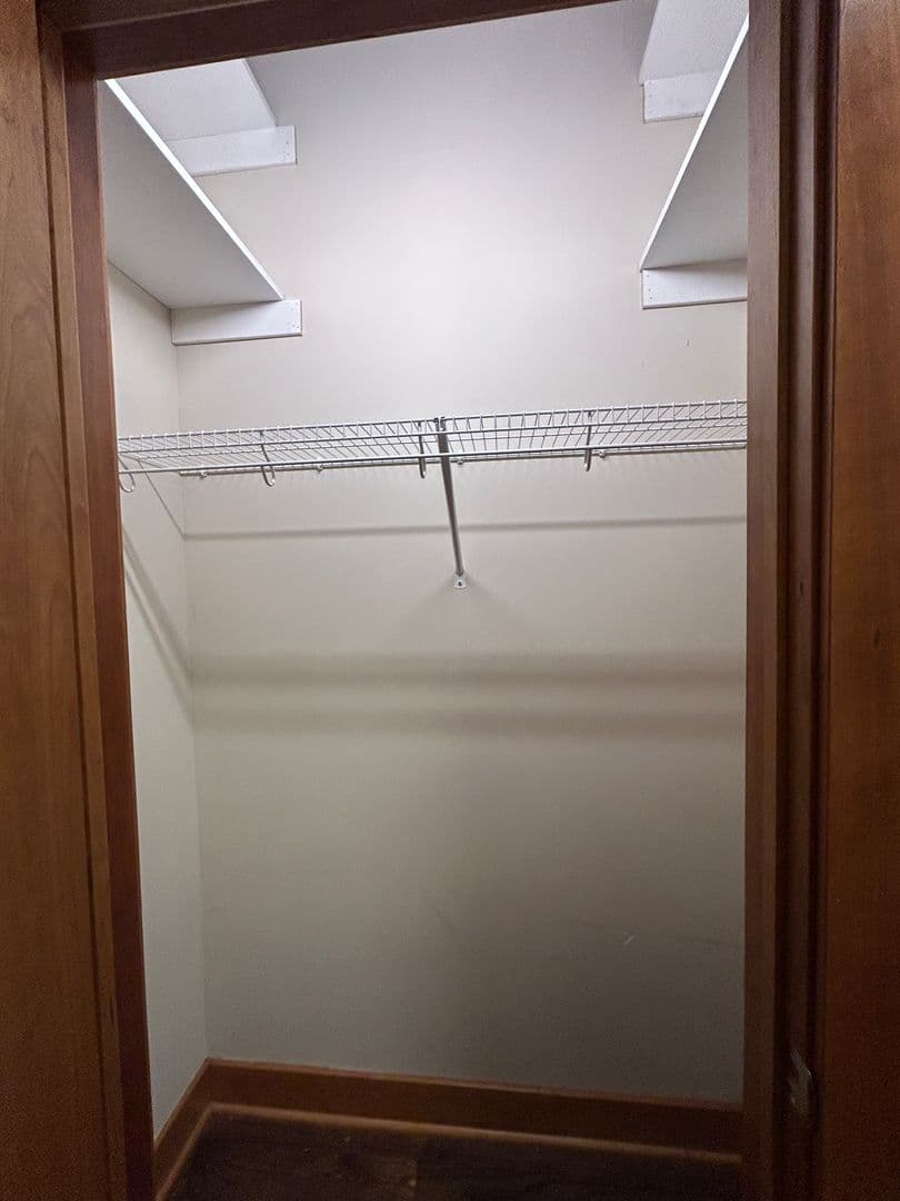St Paul Apartment: 330 9th Street East