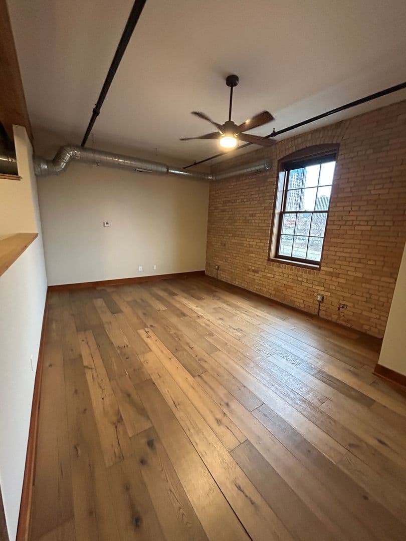 St Paul Apartment: 330 9th Street East