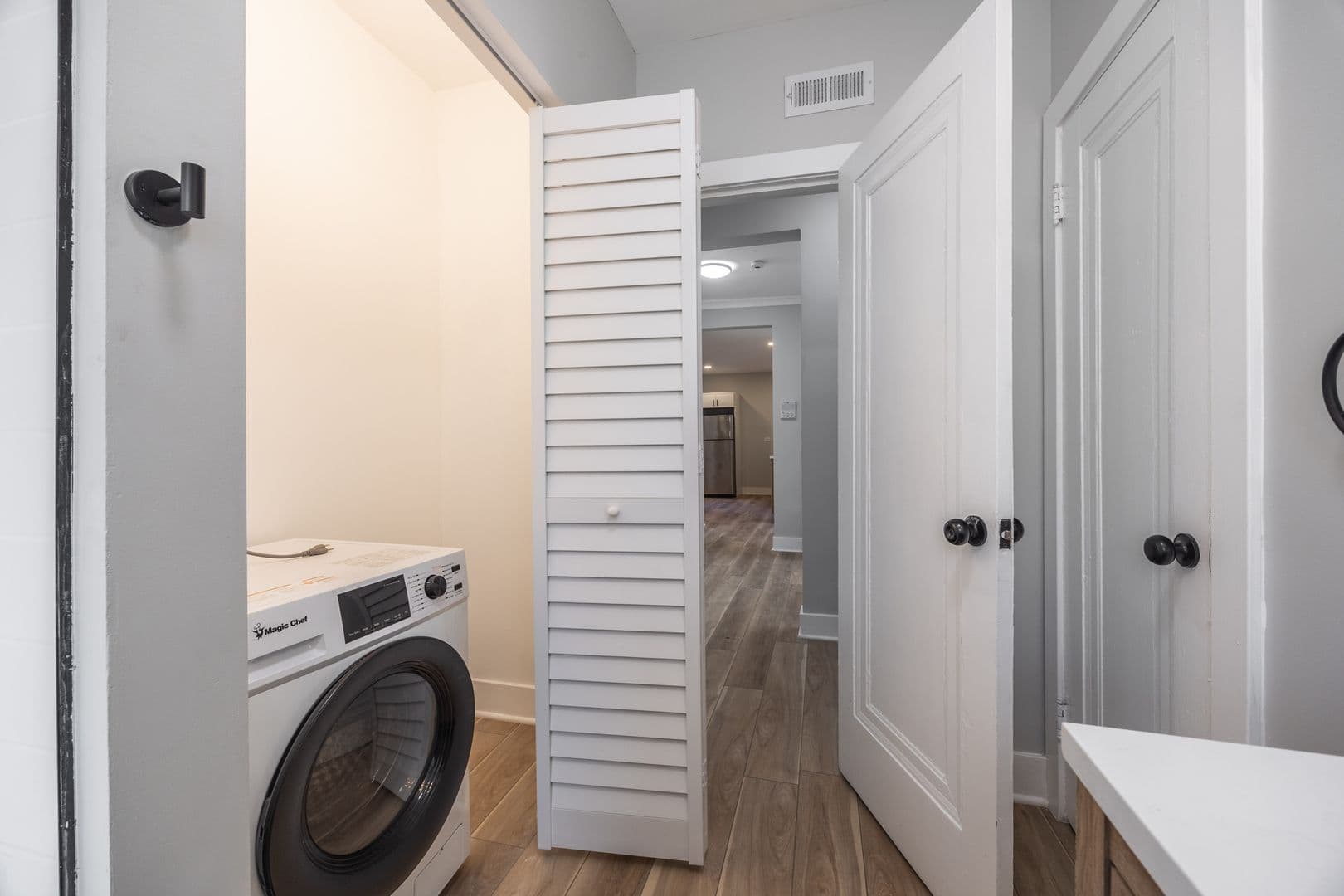 North Riverside Apartment: 8001 Edgewater Road