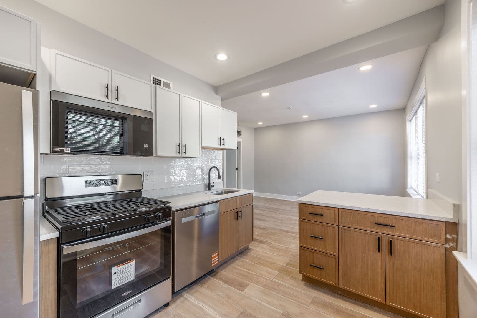 North Riverside Apartment: 8001 Edgewater Road