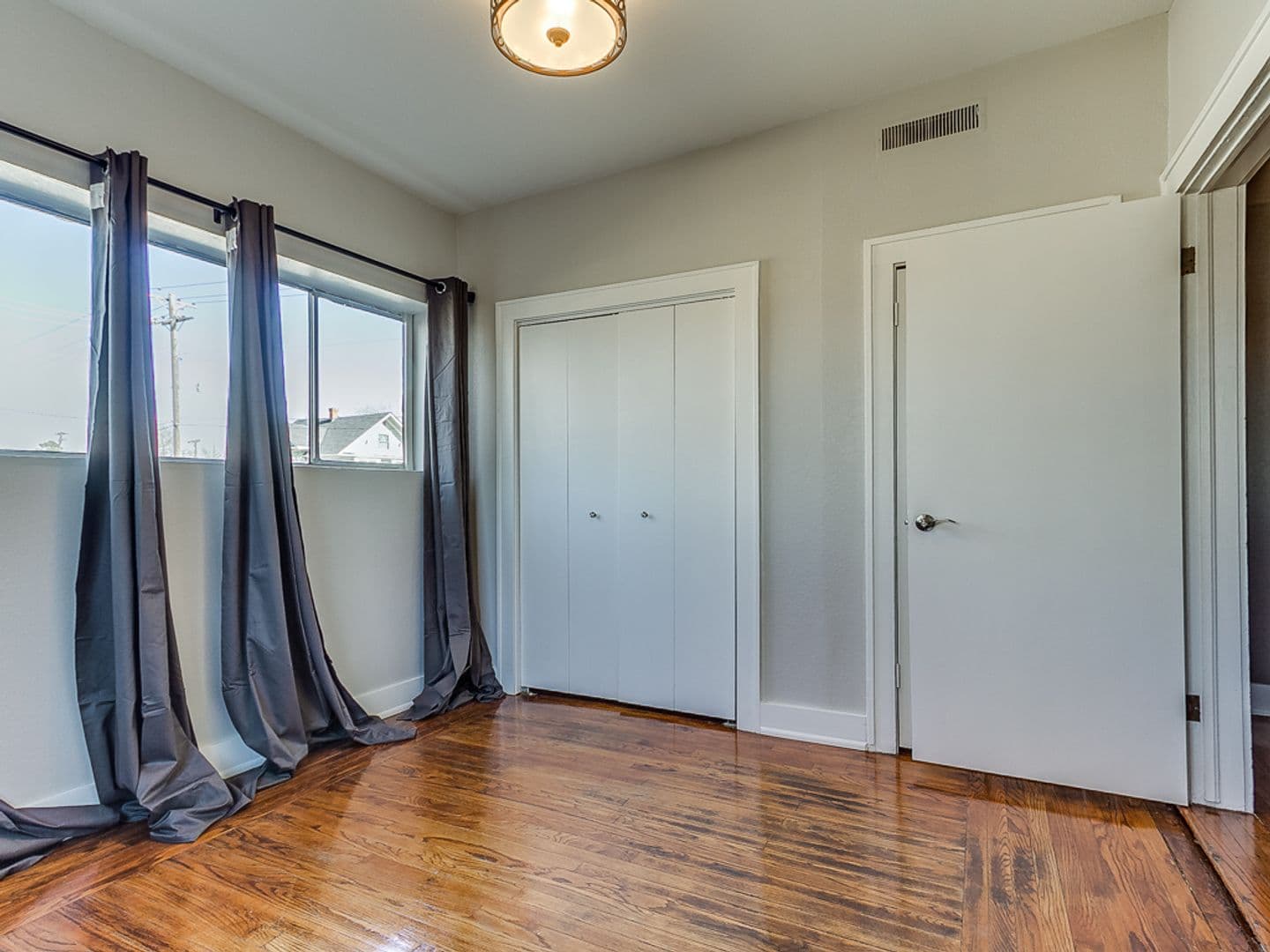 Oklahoma City Apartment: 1000 NW 19th Street