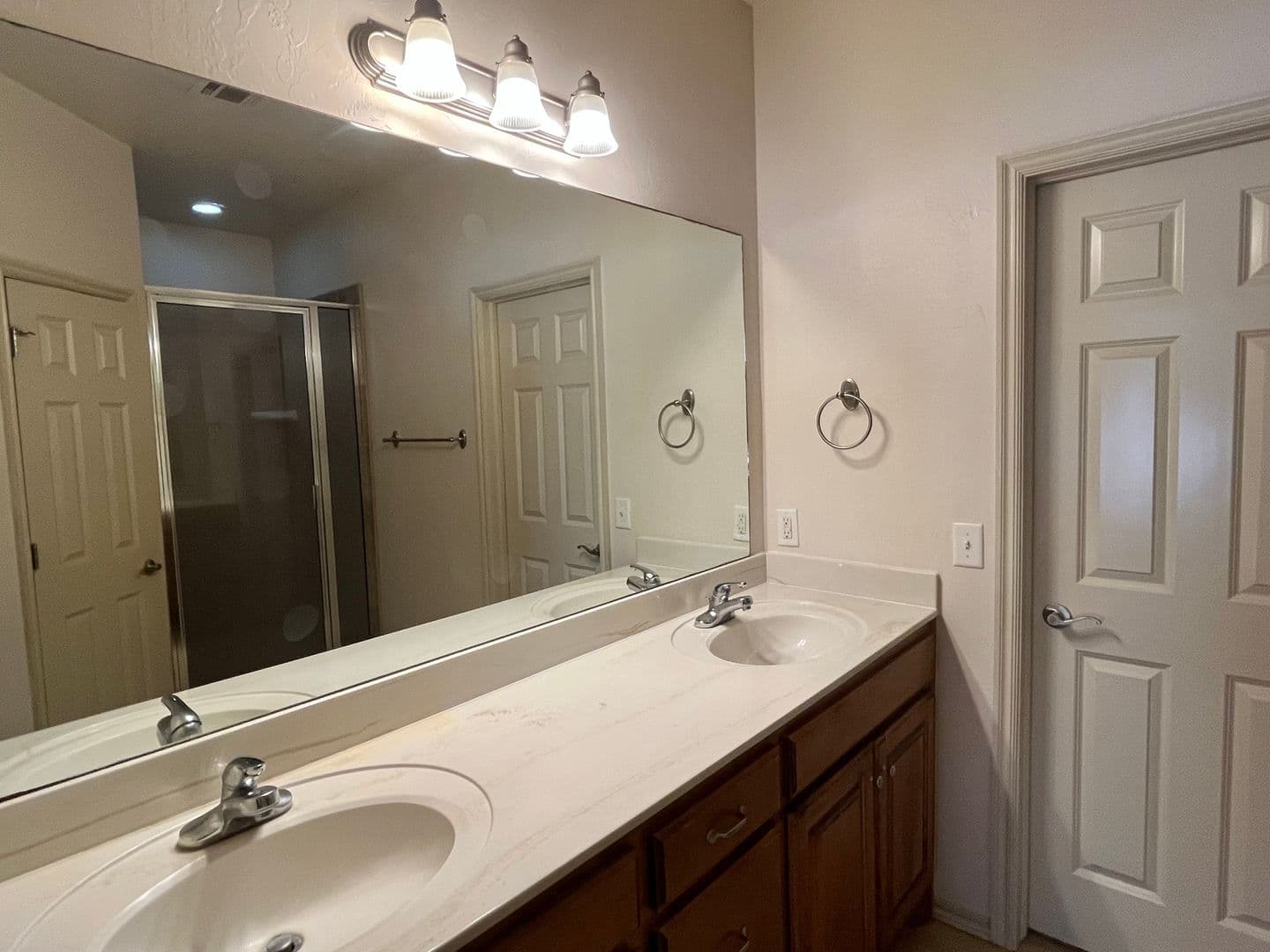 Edmond House: 618 Sisken Court