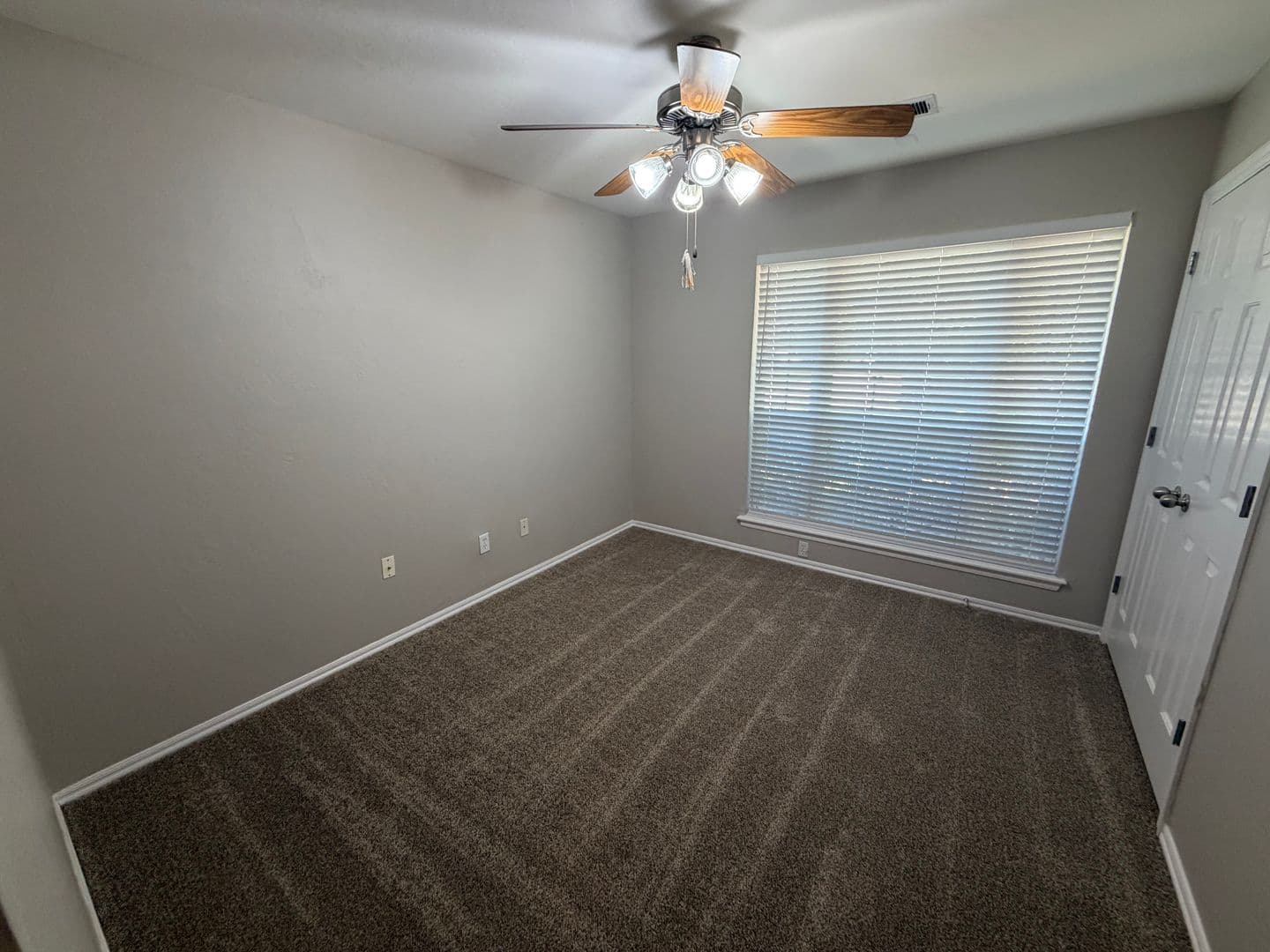 Mustang House: 411 South Pointe Lane