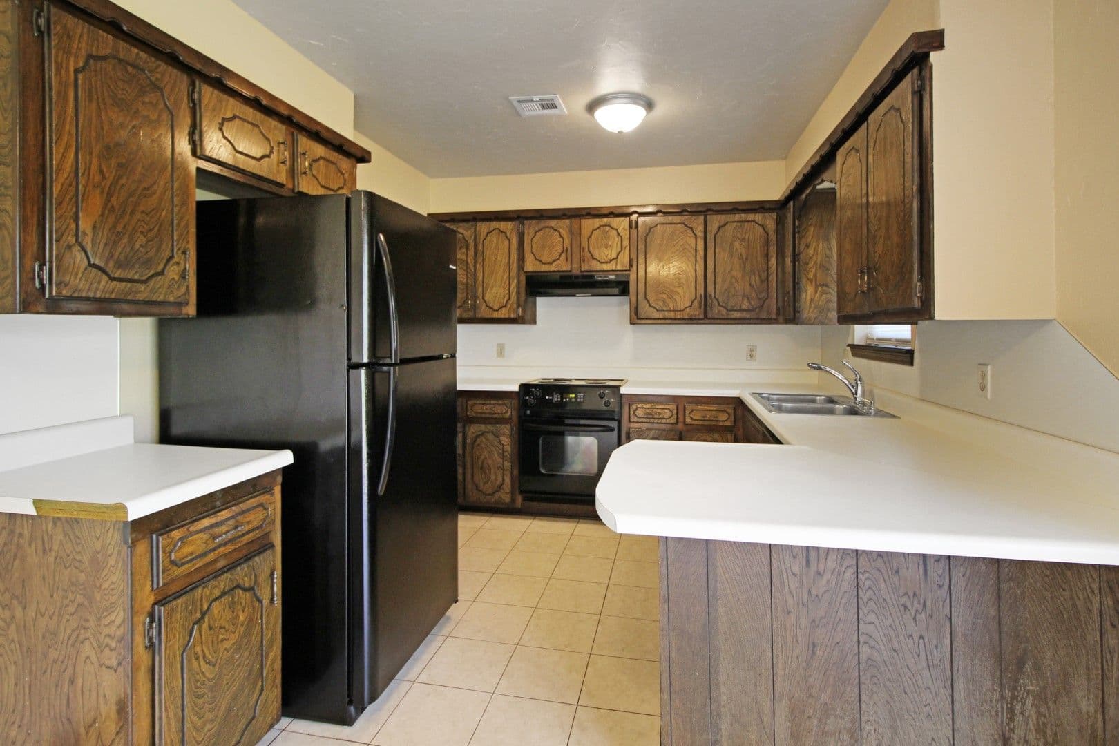 Edmond House: 809 W 8th Street
