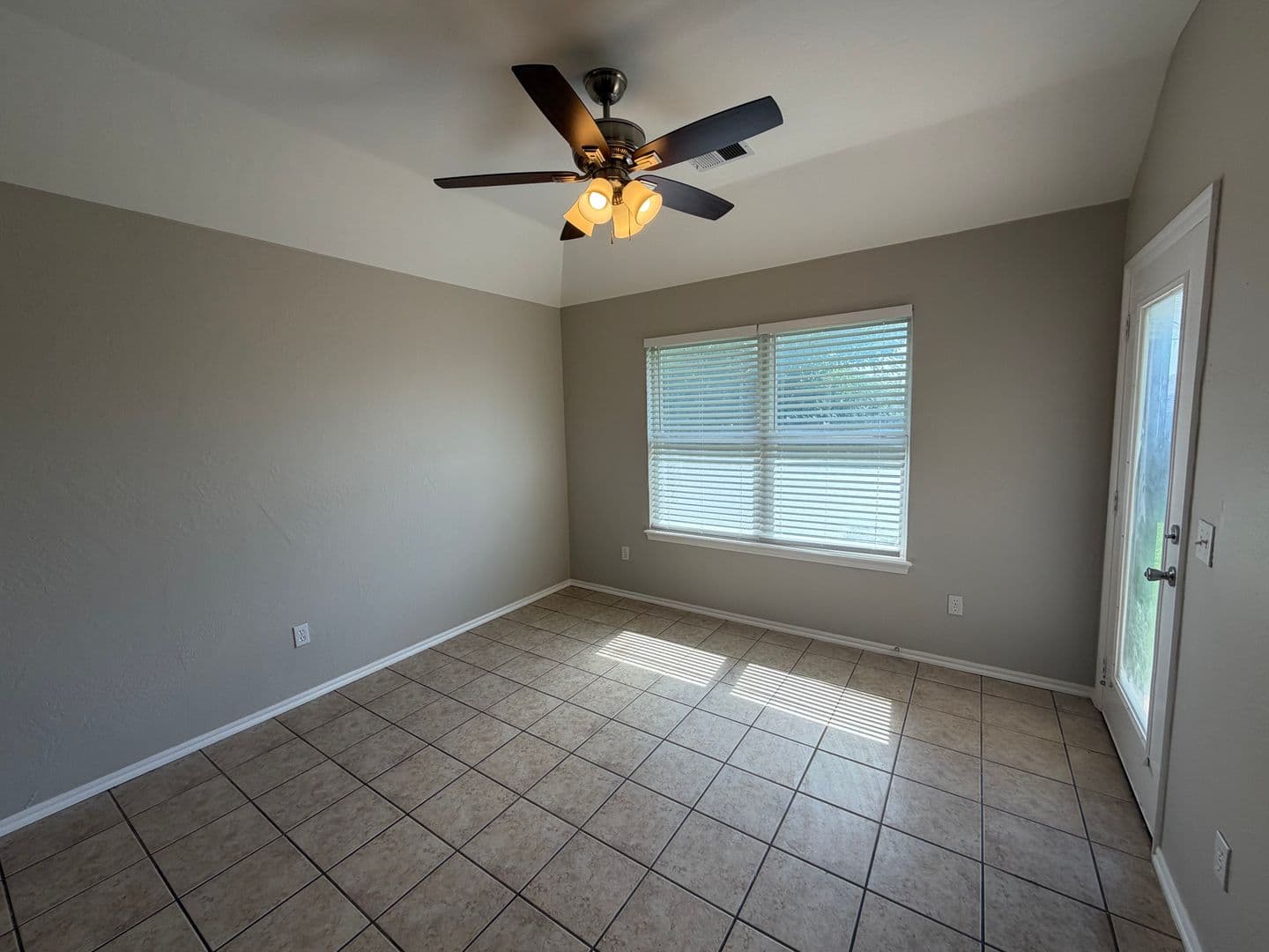 Mustang House: 411 South Pointe Lane