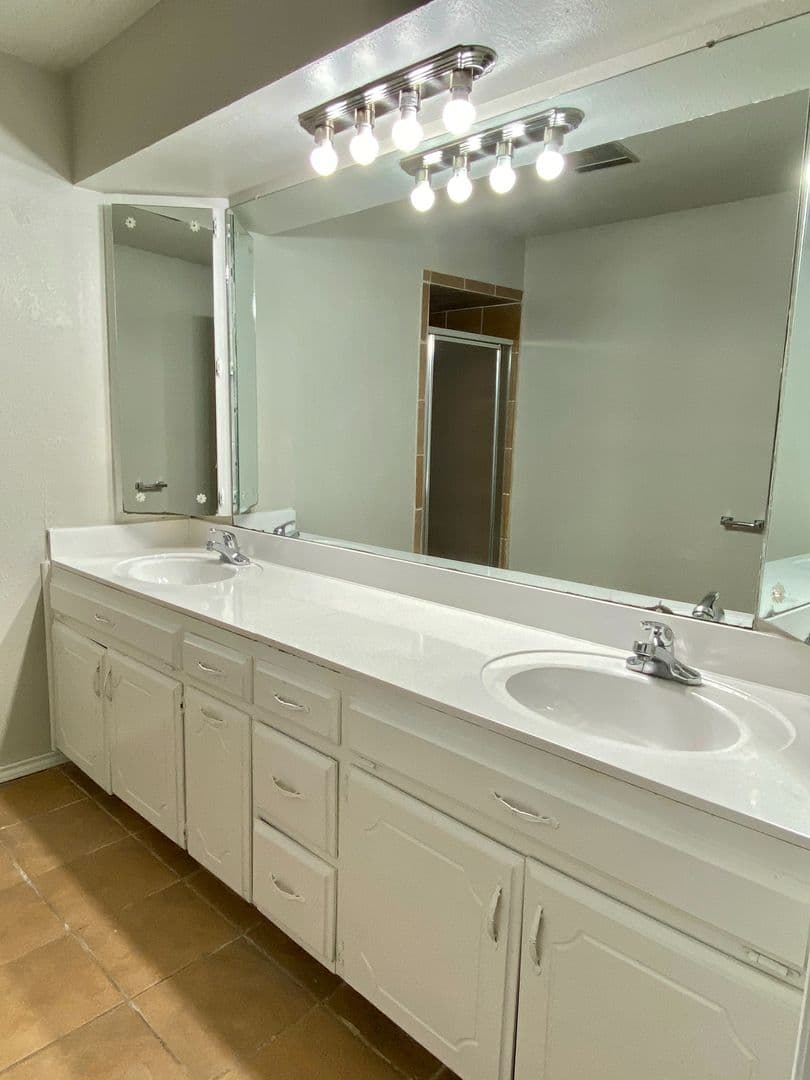 Oklahoma City House: 2900 Pine Ridge Road