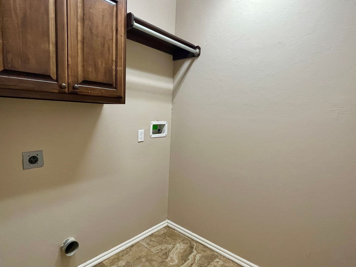Yukon House: 11406 NW 121st Place
