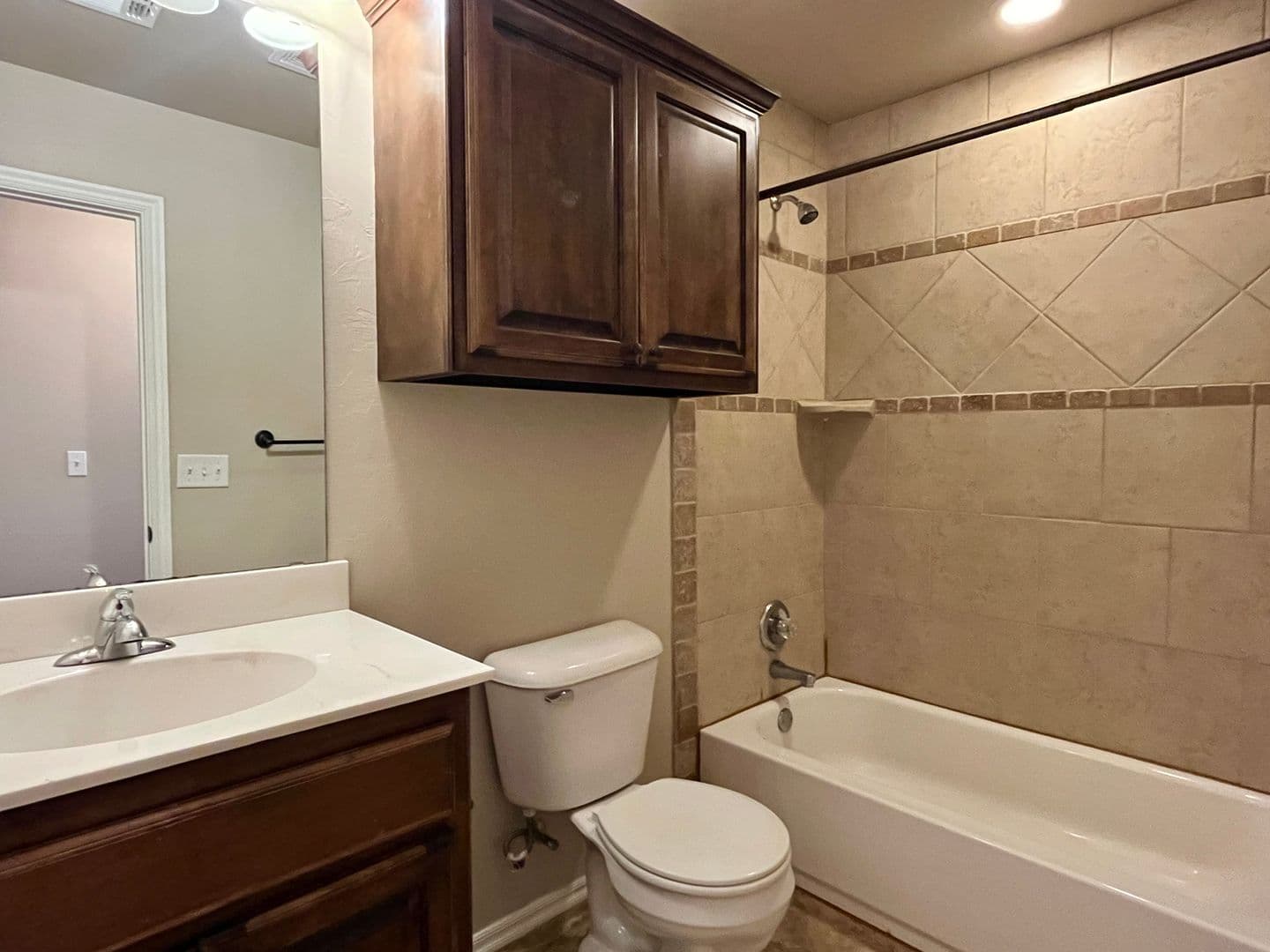 Yukon House: 11406 NW 121st Place