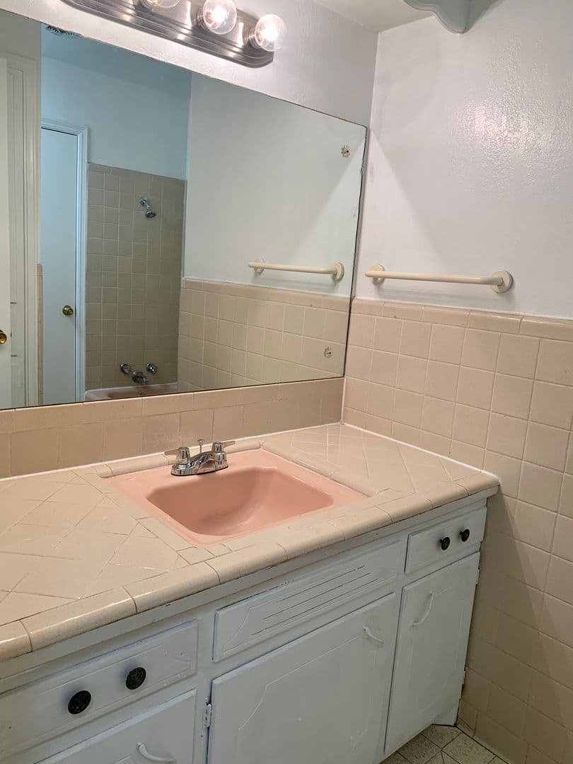 Oklahoma City House: 2716 Chaucer Drive
