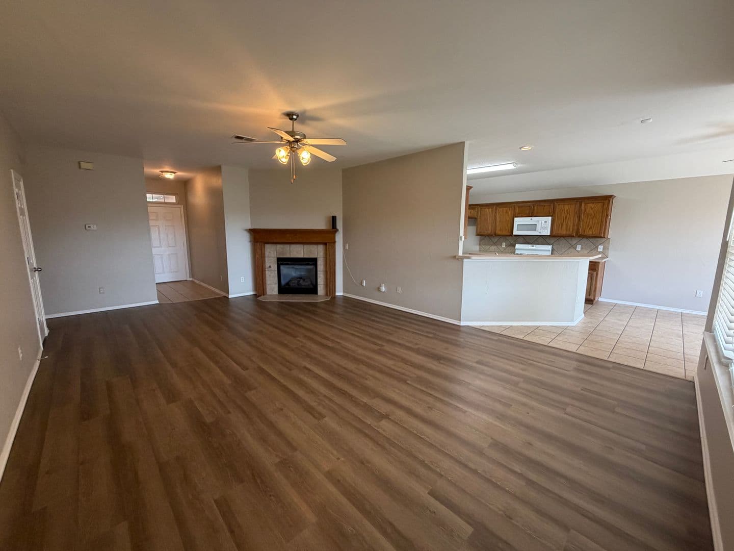 Mustang House: 411 South Pointe Lane