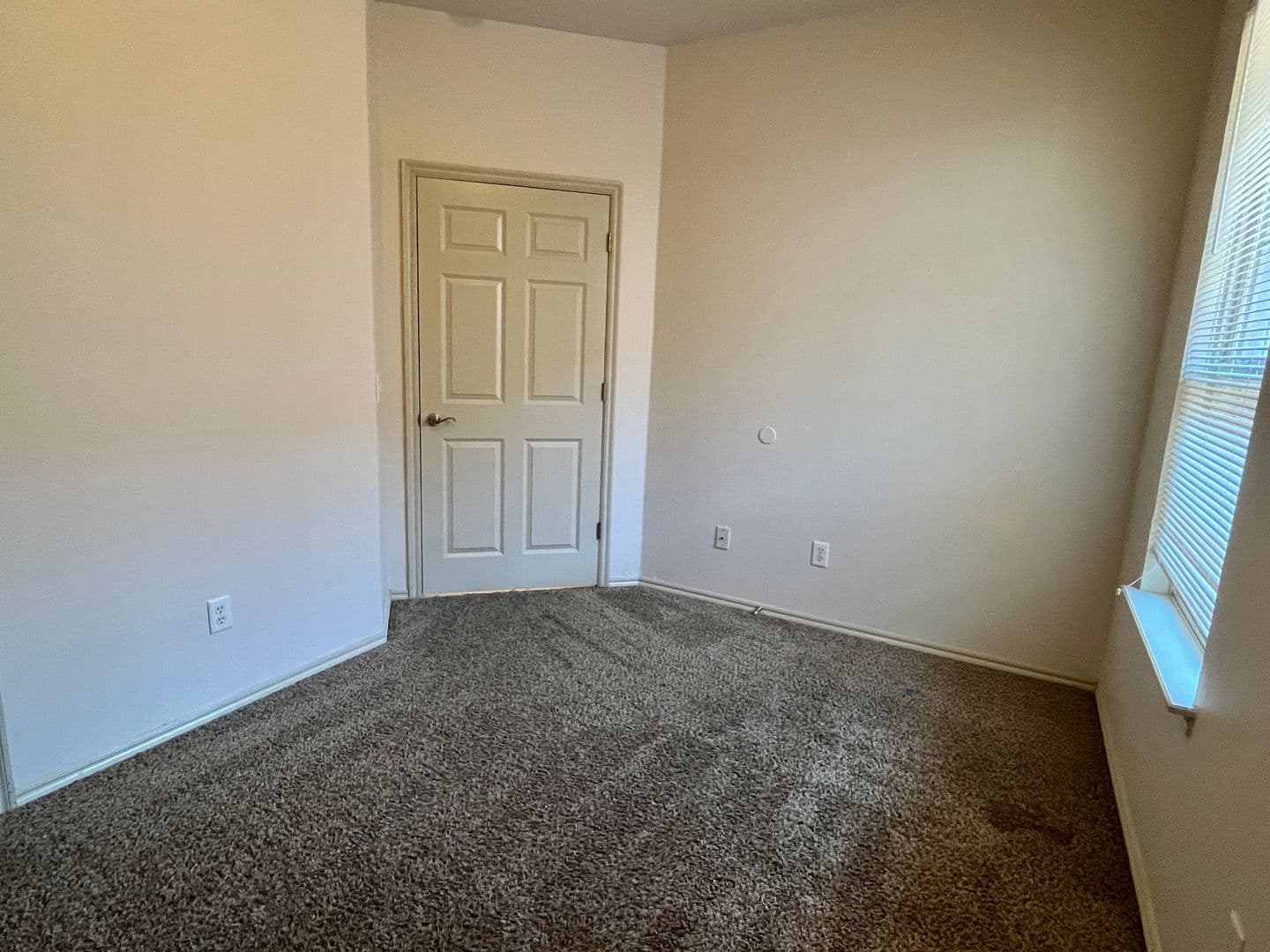 Edmond House: 618 Sisken Court