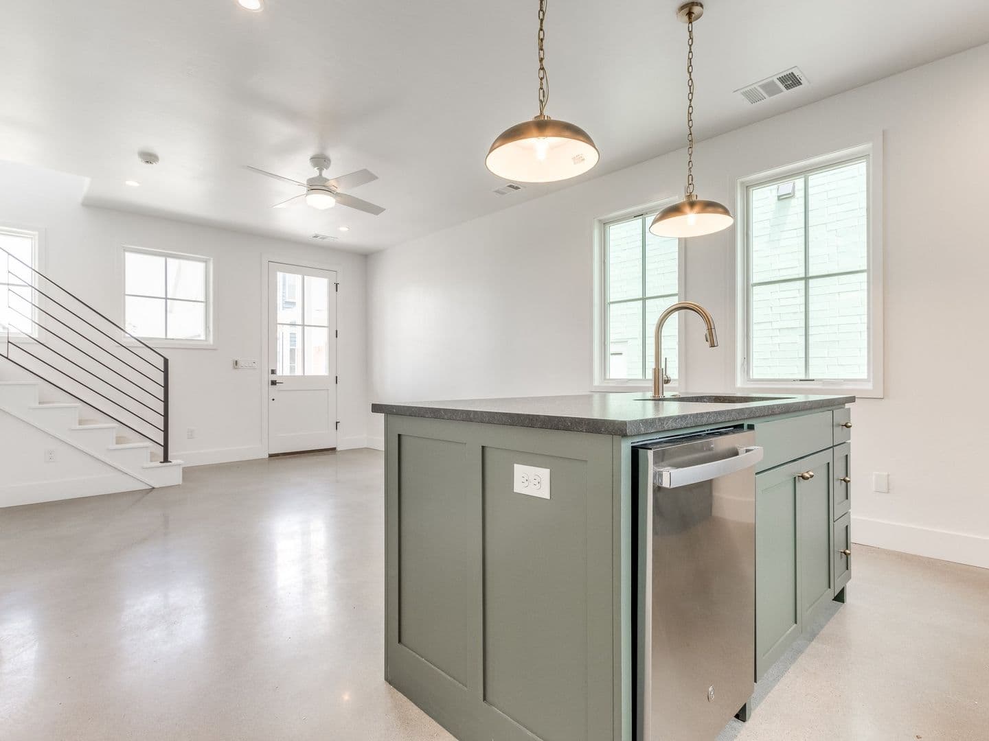 Oklahoma City House: 976 Hangar Drive