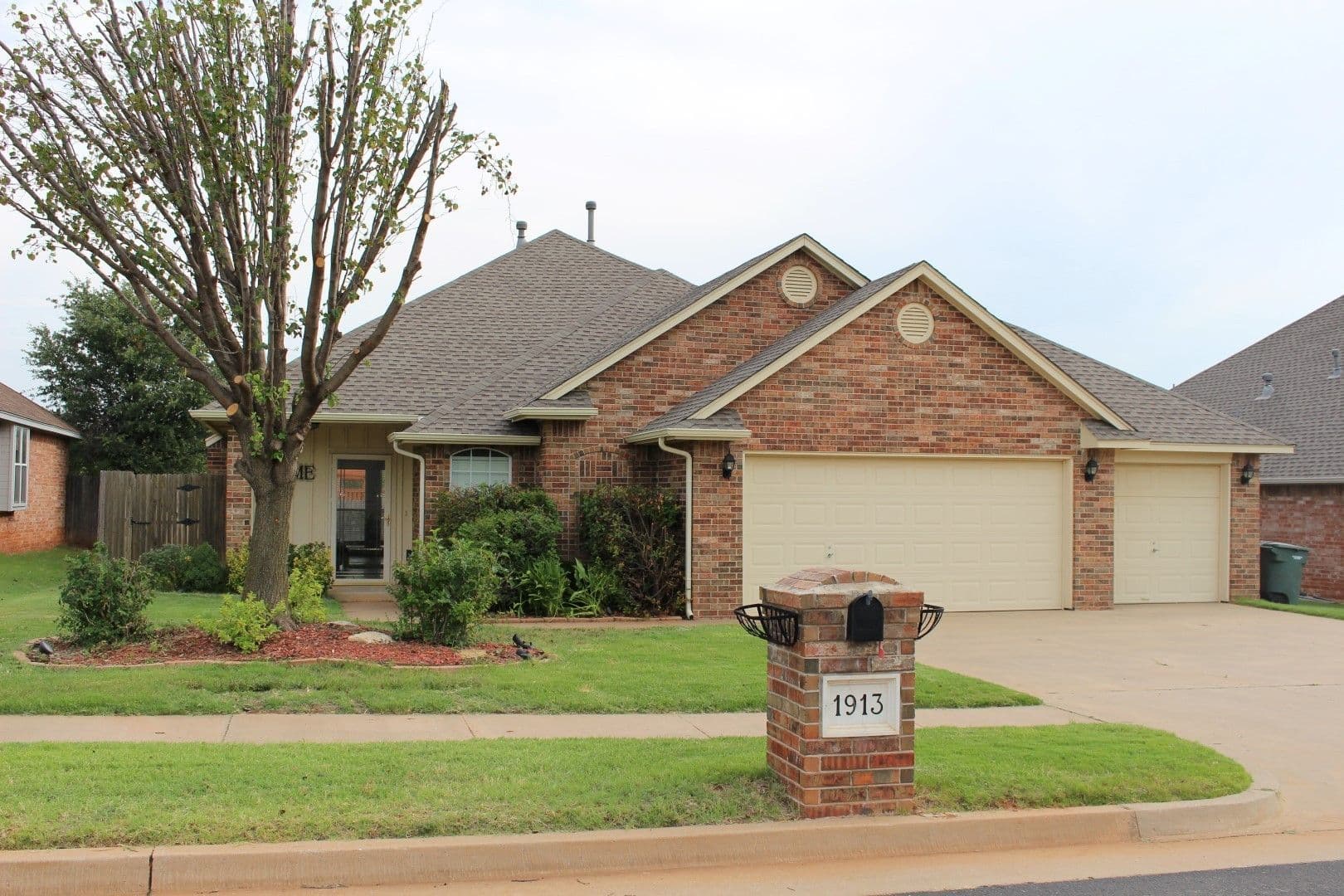 Edmond House: 1913 Del Simmons Drive