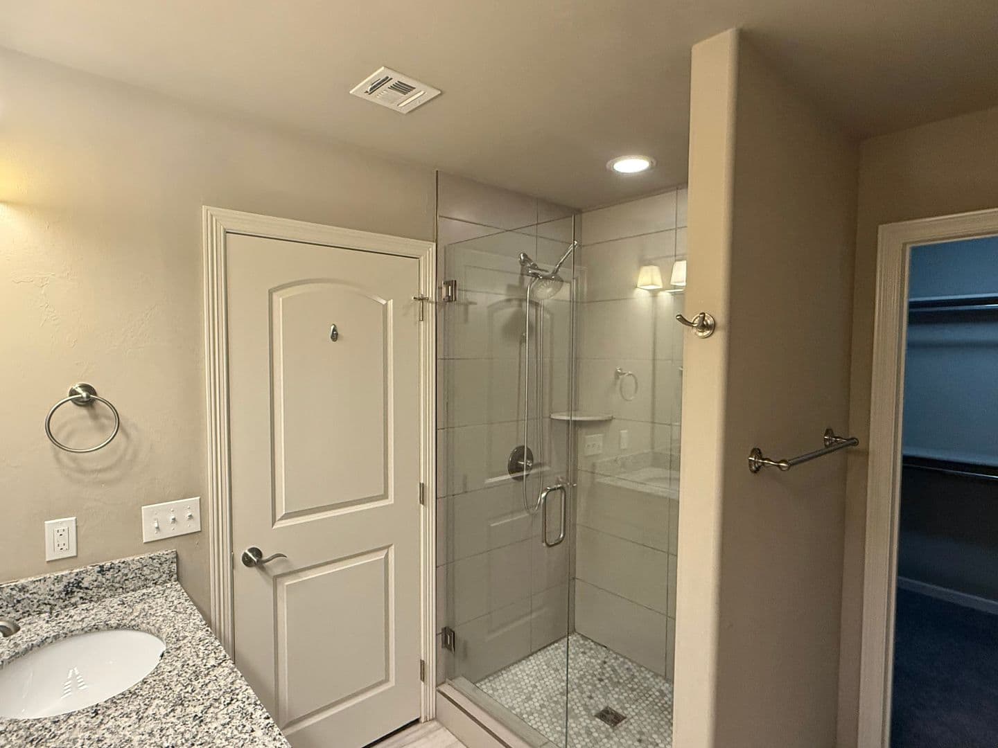 Edmond House: 18805 Trailview Way