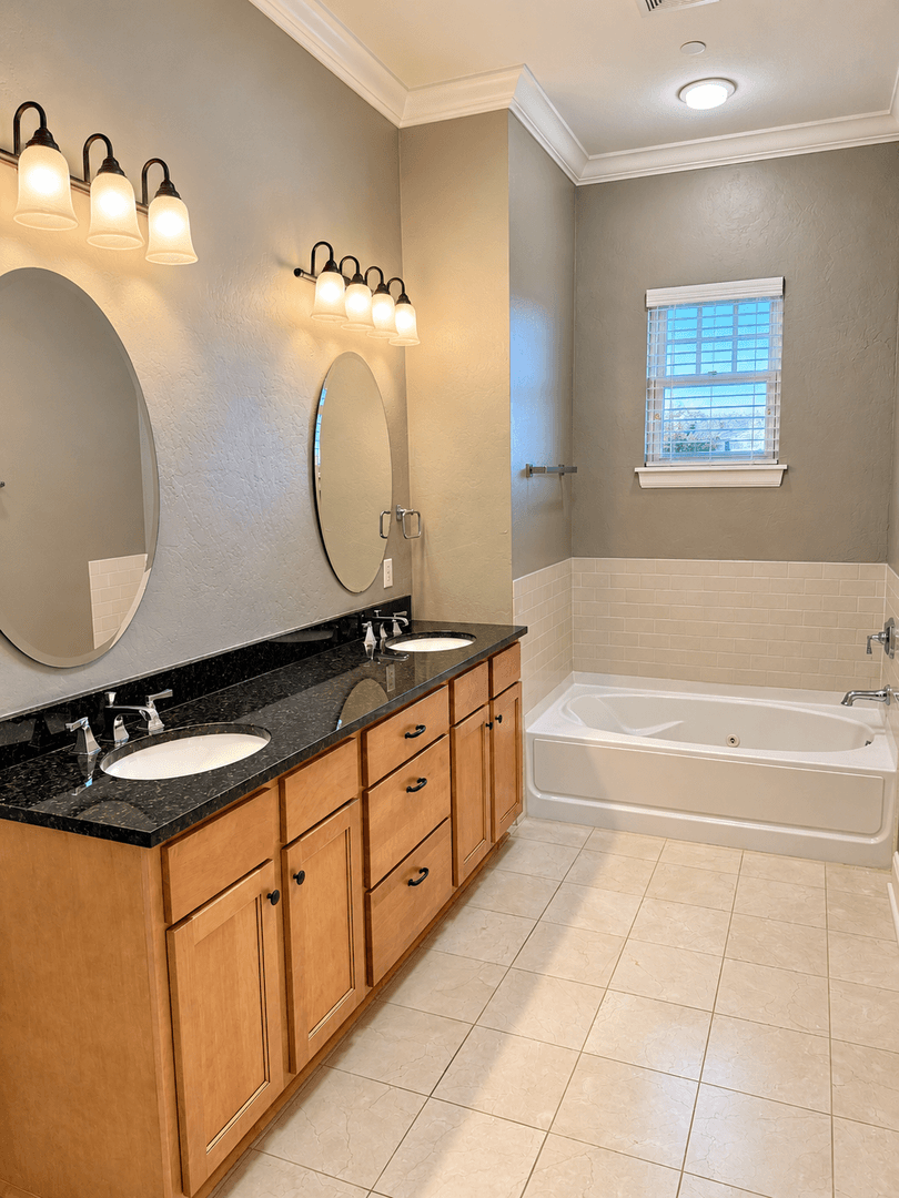 Oklahoma City House: 200 Russell M Perry Avenue