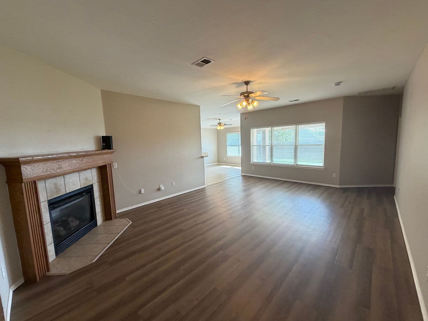 Mustang House: 411 South Pointe Lane