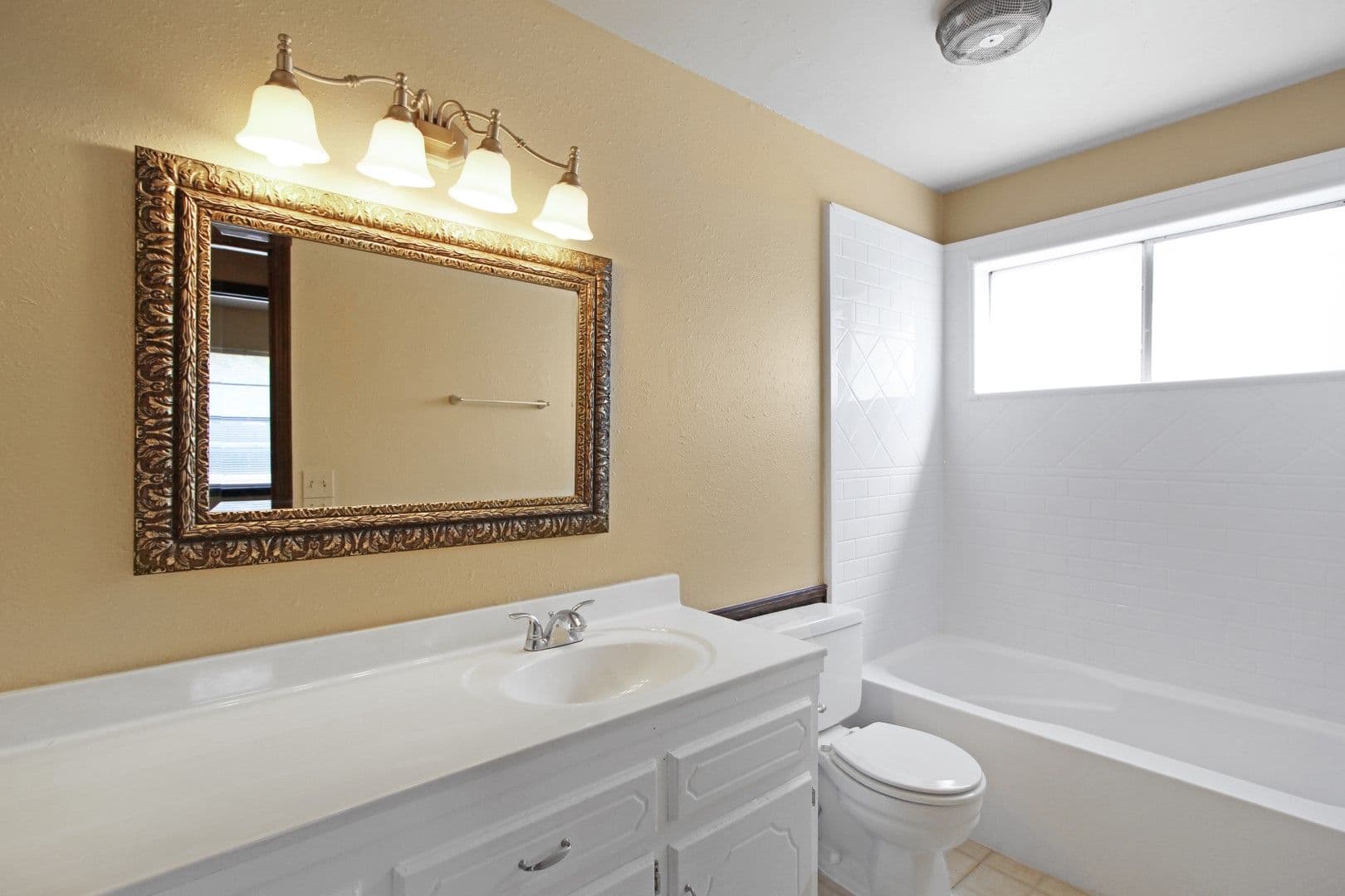 Edmond House: 809 W 8th Street