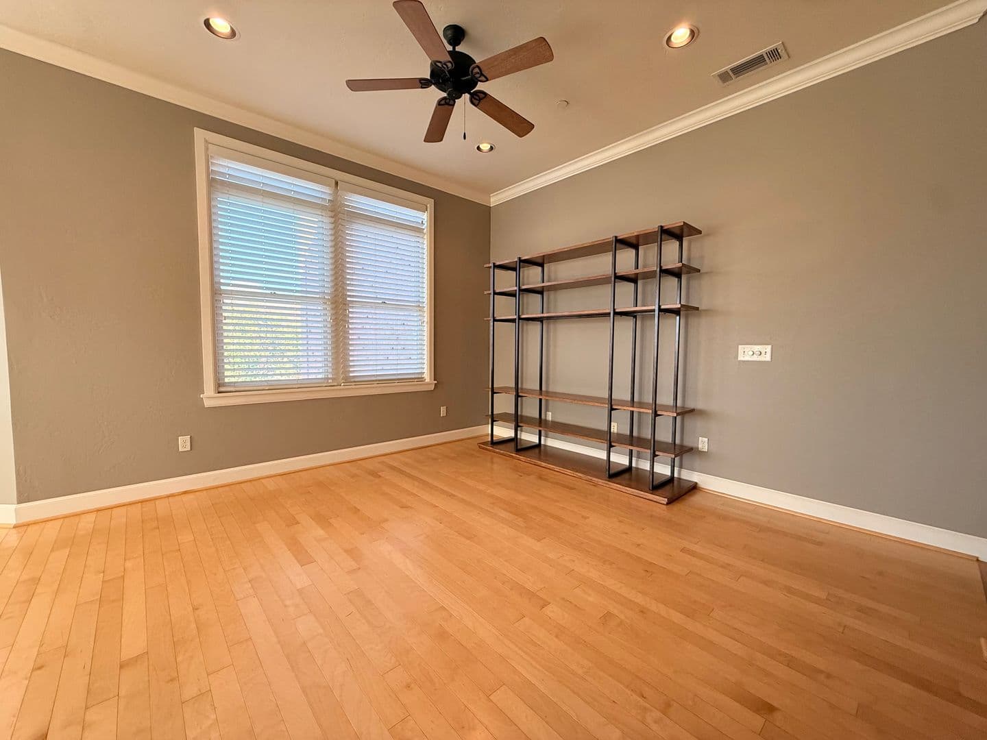 Oklahoma City House: 200 Russell M Perry Avenue