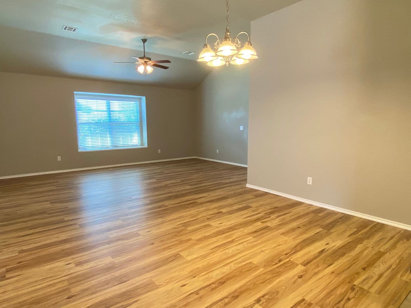 Yukon House: 924 Norway Avenue